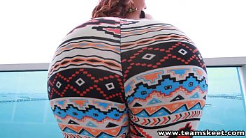 filme pornô com coroas - Gatas com bucetinhas novas adorando foder